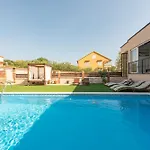 וילה Nikolina Zadarvillas *