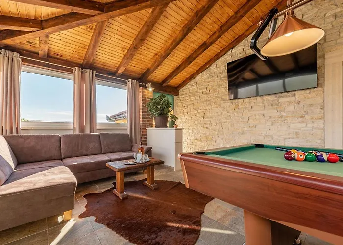 Nikolina Zadarvillas Polaca