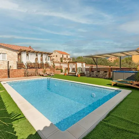 Nikolina Zadarvillas