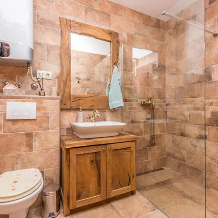 Nikolina Zadarvillas Polaca